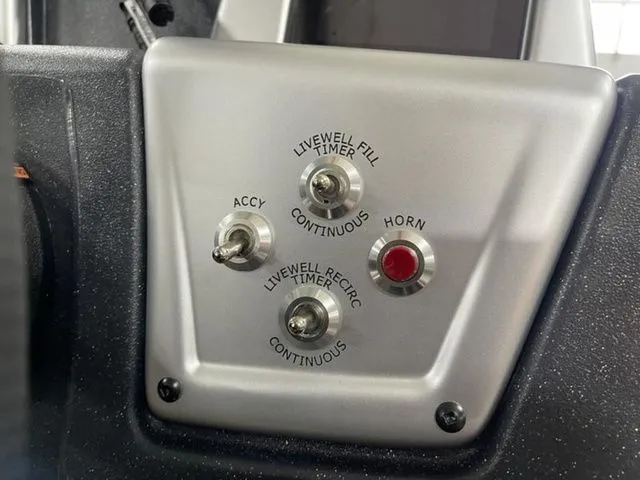 Slide: The Image of Tracker Pro Team 190 2025 - 18