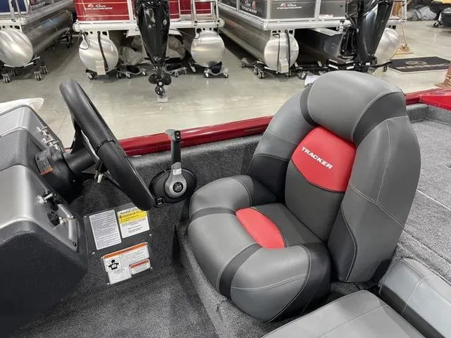 Slide: The Image of Tracker Pro Team 190 2025 - 22