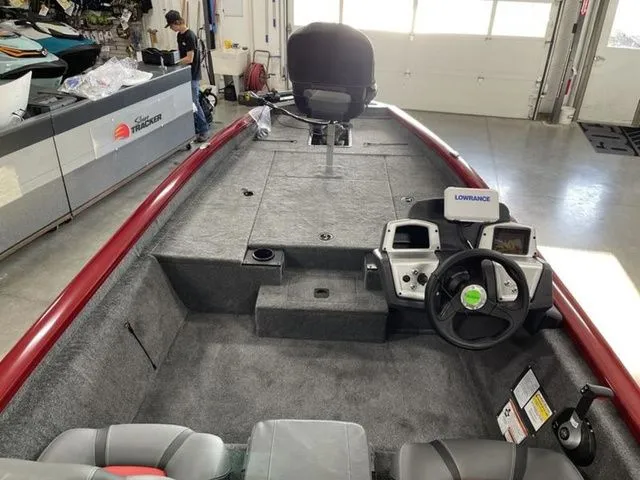 Slide: The Image of Tracker Pro Team 190 2025 - 26