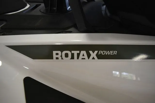 Slide: The Image of Sea-Doo FISH PRO 2020 - 10