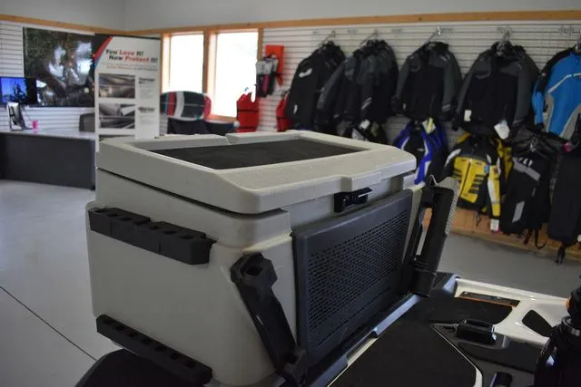 Slide: The Image of Sea-Doo FISH PRO 2020 - 13