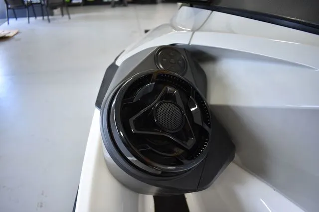 Slide: The Image of Sea-Doo FISH PRO 2020 - 16