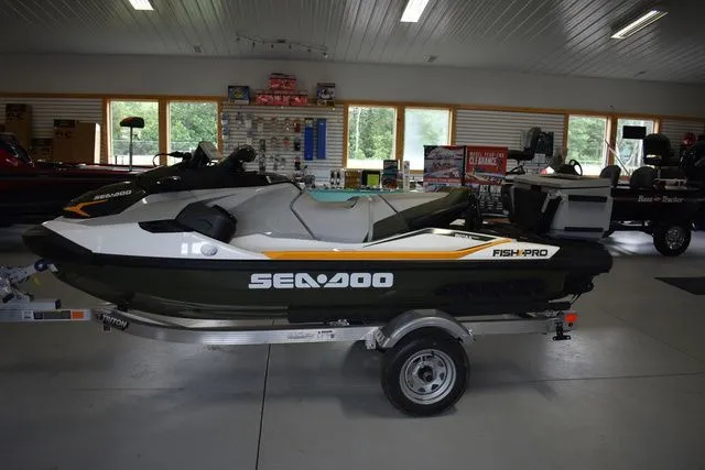 Slide: The Image of Sea-Doo FISH PRO 2020 - 3