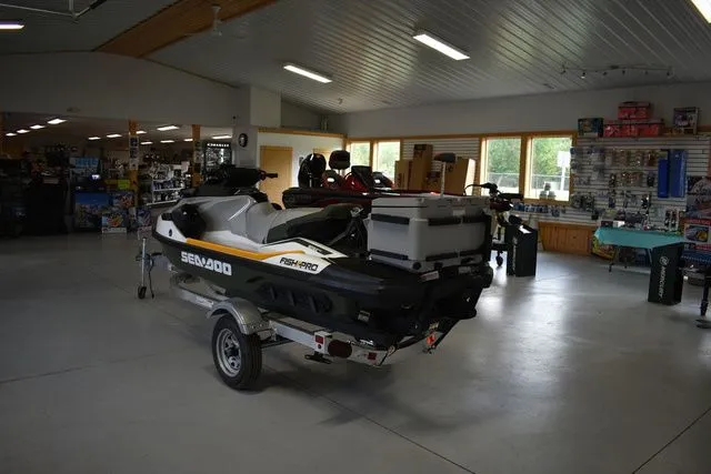 Slide: The Image of Sea-Doo FISH PRO 2020 - 4