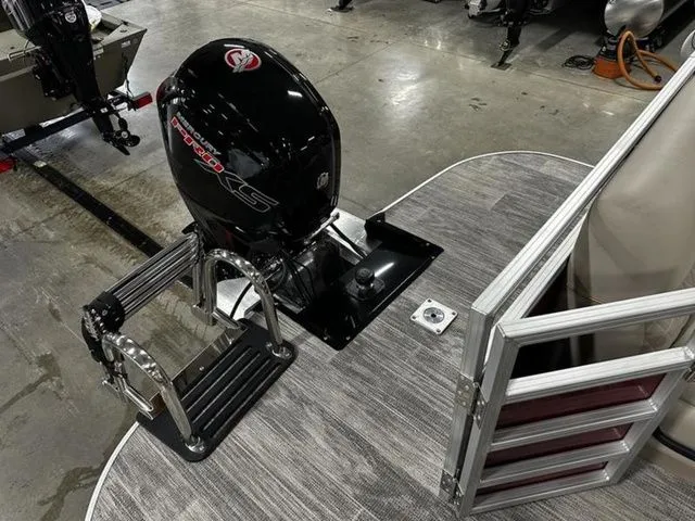 Slide: The Image of Ranger 220C 2024 - 20