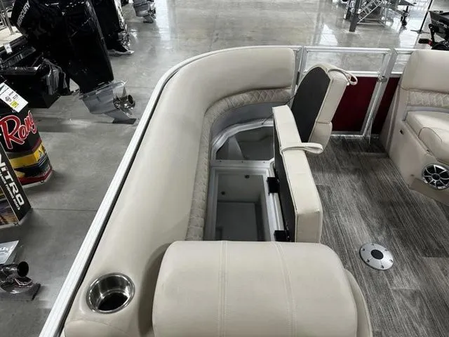 Slide: The Image of Ranger 220C 2024 - 28