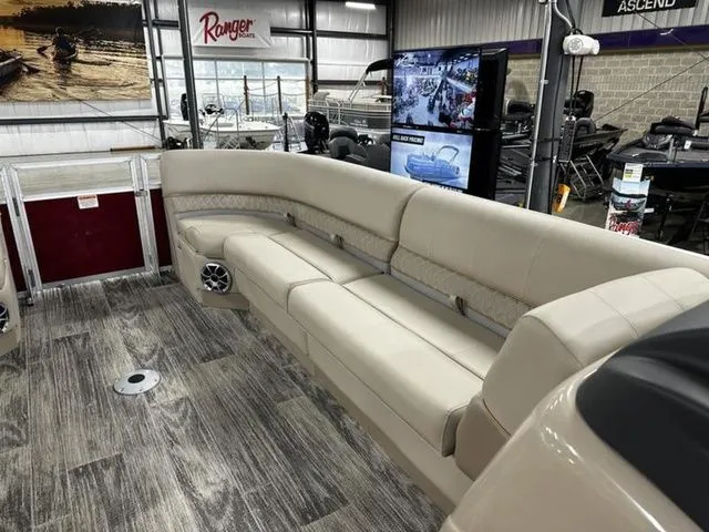 Slide: The Image of Ranger 220C 2024 - 35