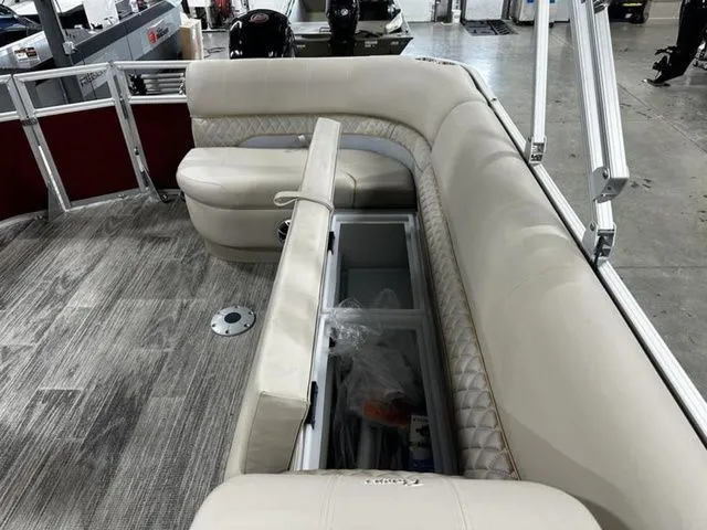 Slide: The Image of Ranger 220C 2024 - 8