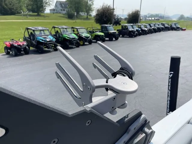 Slide: The Image of Malibu Wakesetter 21 LX 2023 - 21