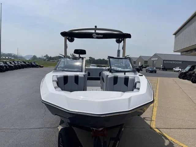 Slide: The Image of Malibu Wakesetter 21 LX 2023 - 3