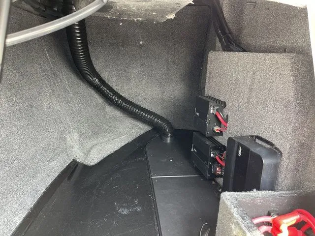 Slide: The Image of Malibu Wakesetter 21 LX 2023 - 32