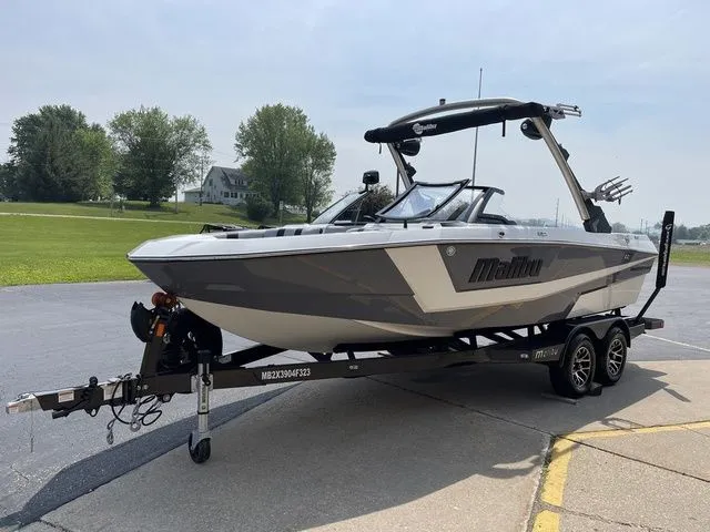 Slide: The Image of Malibu Wakesetter 21 LX 2023 - 4