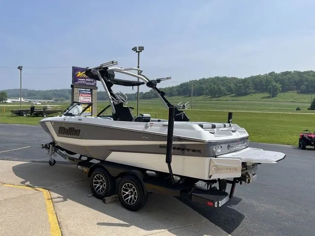 Slide: The Image of Malibu Wakesetter 21 LX 2023 - 6