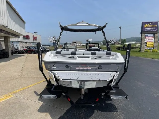 Slide: The Image of Malibu Wakesetter 21 LX 2023 - 9