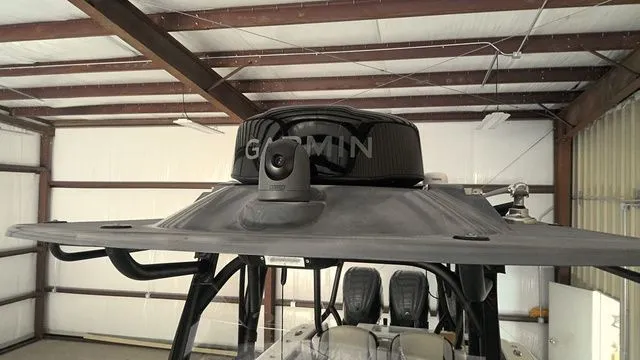 Slide: The Image of Yellowfin 36 Offshore 2023 - 19