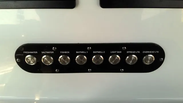 Slide: The Image of Yellowfin 36 Offshore 2023 - 38