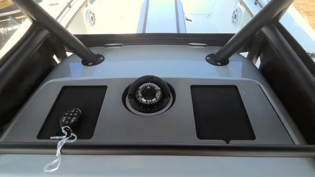 Slide: The Image of Yellowfin 36 Offshore 2023 - 43