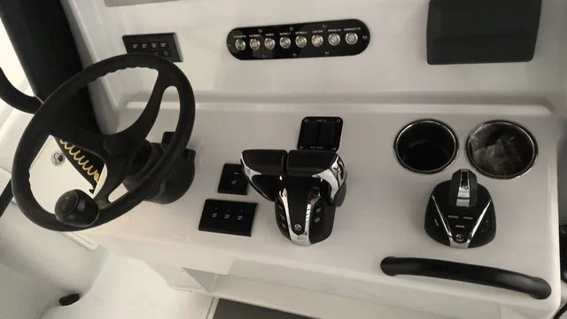 Slide: The Image of Yellowfin 36 Offshore 2023 - 9