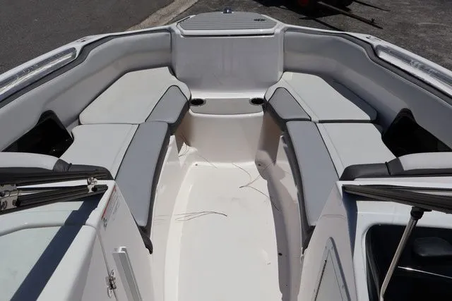 Slide: The Image of Yamaha AR250 2025 - 17