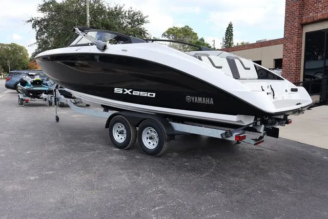 Slide: The Image of Yamaha SX250-BLACK-GALVANIZED 2025 - 4