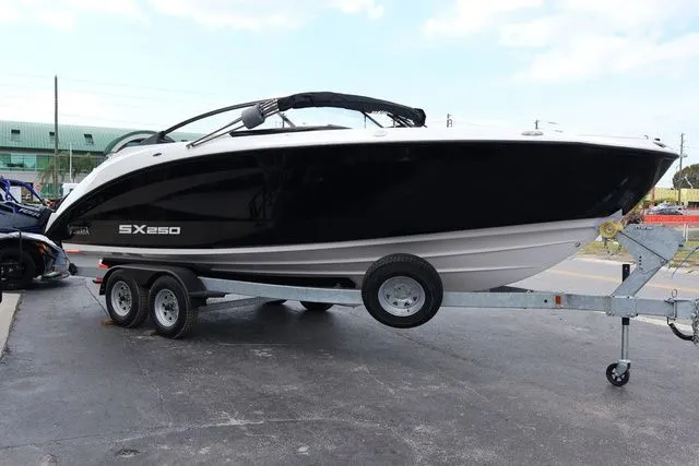 Slide: The Image of Yamaha SX250-BLACK-GALVANIZED 2025 - 7