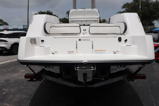 Slide: The Image of Yamaha 255 FSH SPORT E-YACHT BLUE-ALUMINUM 2025 - 10