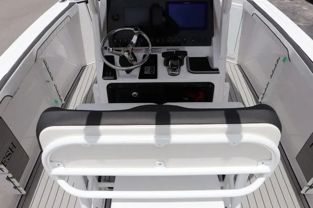 Slide: The Image of Yamaha 255 FSH SPORT E-YACHT BLUE-ALUMINUM 2025 - 15