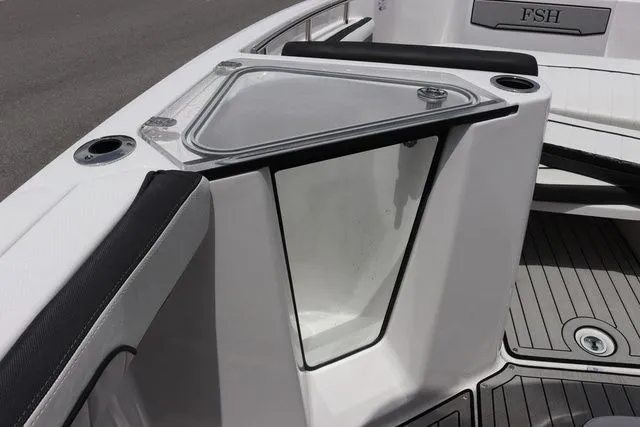 Slide: The Image of Yamaha 255 FSH SPORT E-YACHT BLUE-ALUMINUM 2025 - 22