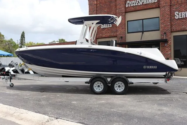 Slide: The Image of Yamaha 255 FSH SPORT E-YACHT BLUE-ALUMINUM 2025 - 3