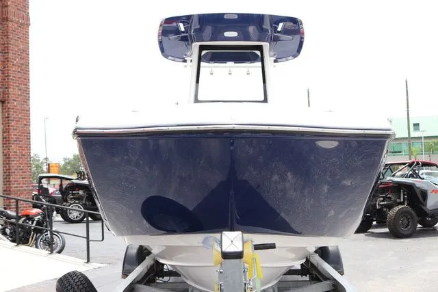 Slide: The Image of Yamaha 255 FSH SPORT E-YACHT BLUE-ALUMINUM 2025 - 9