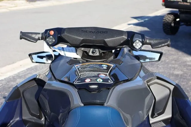 Slide: The Image of Sea-Doo GTX 170 2025 - 13