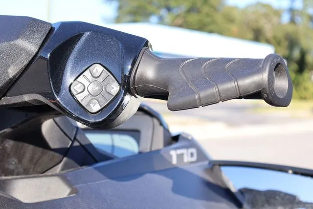 Slide: The Image of Sea-Doo GTX 170 2025 - 14