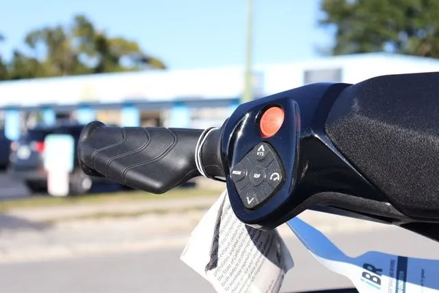 Slide: The Image of Sea-Doo GTX 170 2025 - 15