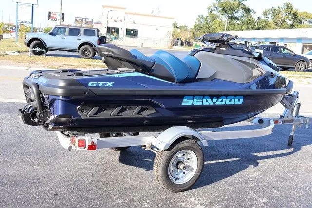 Slide: The Image of Sea-Doo GTX 170 2025 - 6