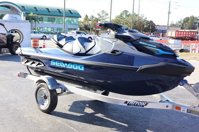 Slide: The Image of Sea-Doo GTX 170 2025 - 8