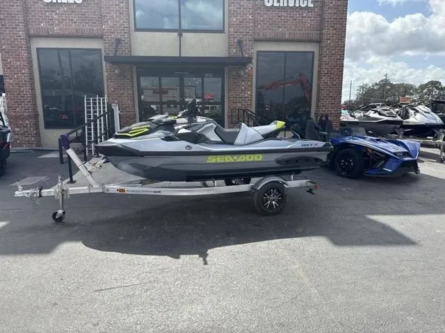 The Image of Sea-Doo RXT-X 2025 - 1