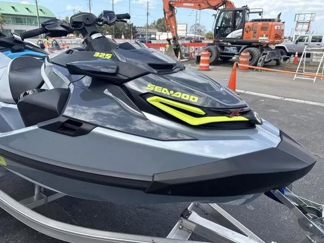 Slide: The Image of Sea-Doo RXT-X 2025 - 11