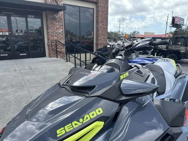 Slide: The Image of Sea-Doo RXT-X 2025 - 3