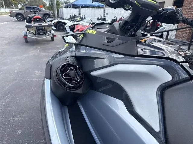 Slide: The Image of Sea-Doo RXT-X 2025 - 6