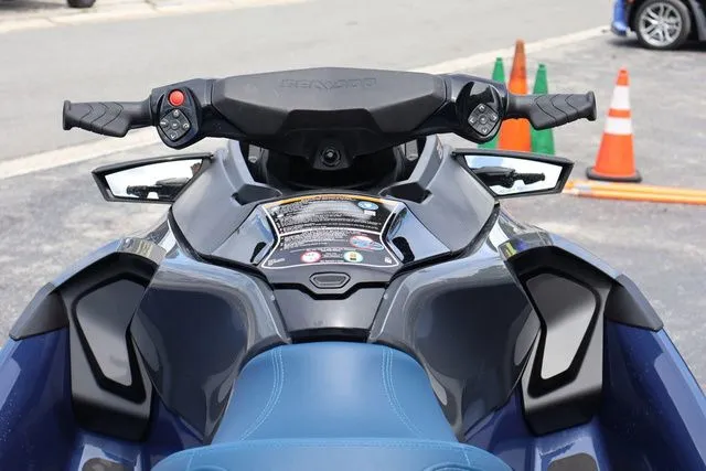 Slide: The Image of Sea-Doo GTX 230 2025 - 14