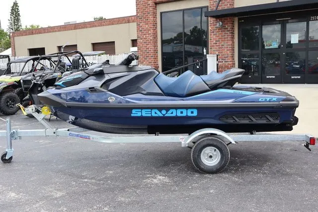 Slide: The Image of Sea-Doo GTX 230 2025 - 4