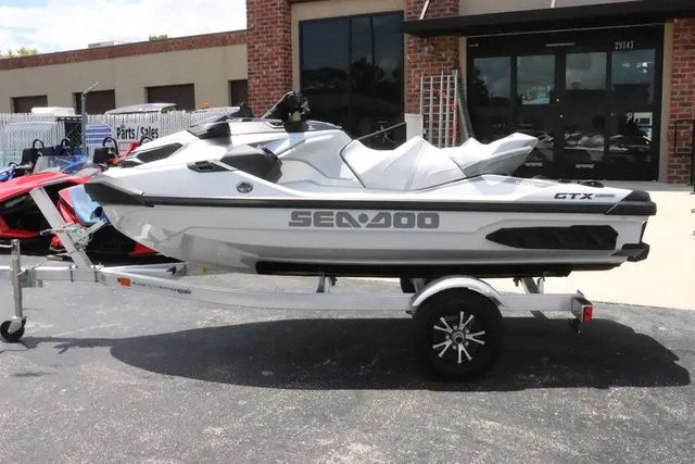 Slide: The Image of Sea-Doo GTX 2025 - 3
