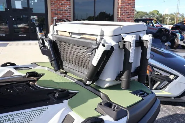 Slide: The Image of Sea-Doo FISH PRO 2025 - 11