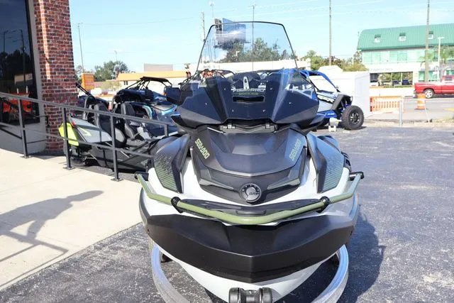 Slide: The Image of Sea-Doo FISH PRO 2025 - 9