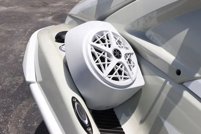 Slide: The Image of Yamaha VX CRUISER HO W/AUDIO-PEARL/MINT 2025 - 14