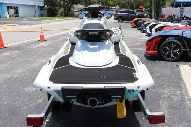 Slide: The Image of Yamaha VX CRUISER HO W/AUDIO-PEARL/MINT 2025 - 5