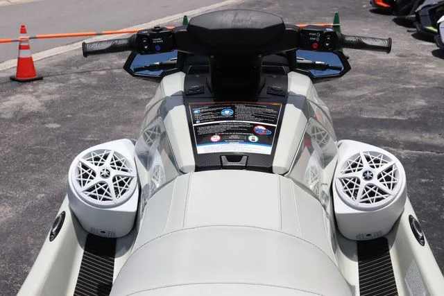 Slide: The Image of Yamaha VX CRUISER HO W/AUDIO-PEARL/MINT 2025 - 12