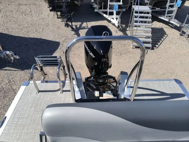 Slide: The Image of Avalon LSZ Cruise Rear Bench 23 FT 2025 - 16