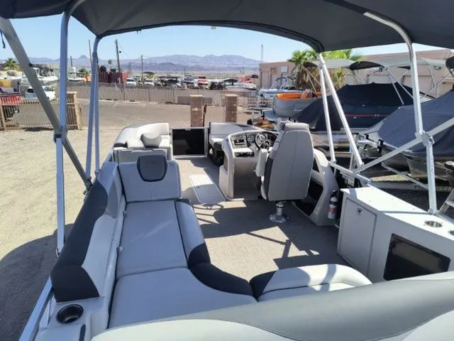 Slide: The Image of Avalon LSZ Cruise Rear Bench 23 FT 2025 - 6