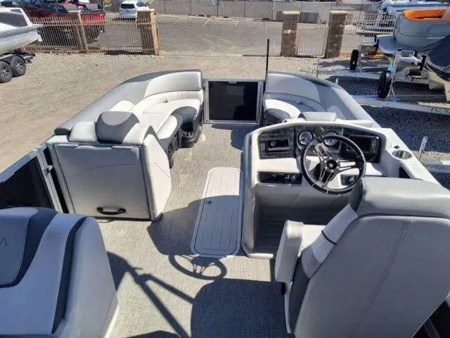 Slide: The Image of Avalon LSZ Cruise Rear Bench 23 FT 2025 - 8